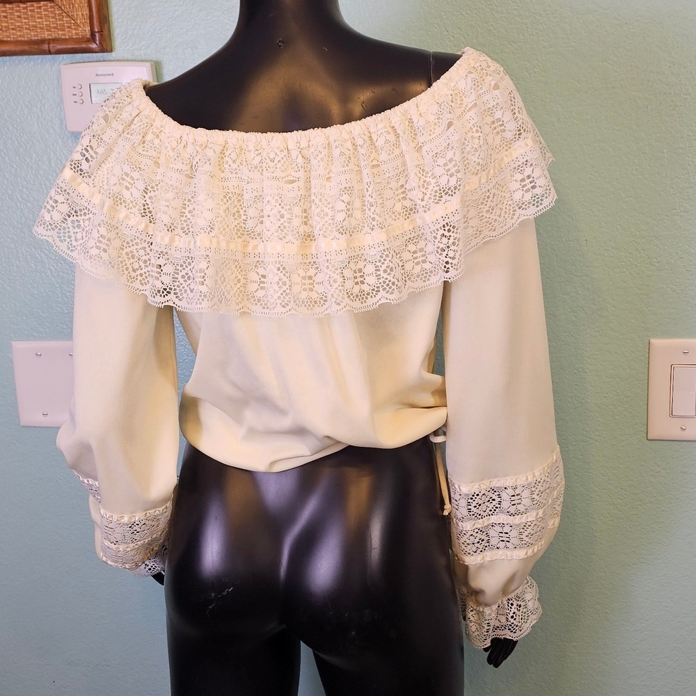 Vintage 70s Ivory Lace Peasant Blouse Off‎ Shoulder Boho Prairie Victorian Top S - Picture 8 of 8